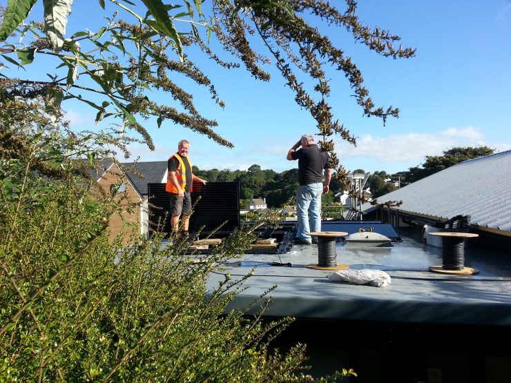 Billy and Tony (ZLC) start the flat roof array